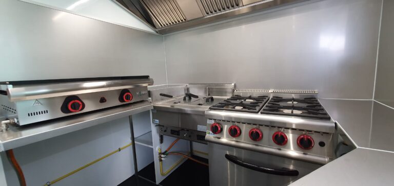 Aménagement complet food truck La Cantoche en Bretagne 3