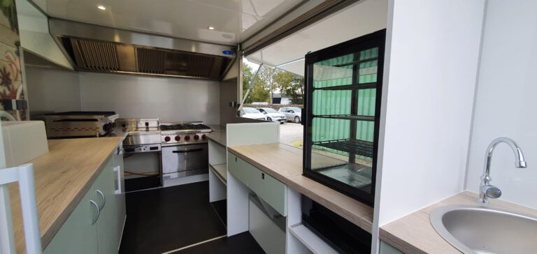 Aménagement complet food truck La Cantoche en Bretagne 6