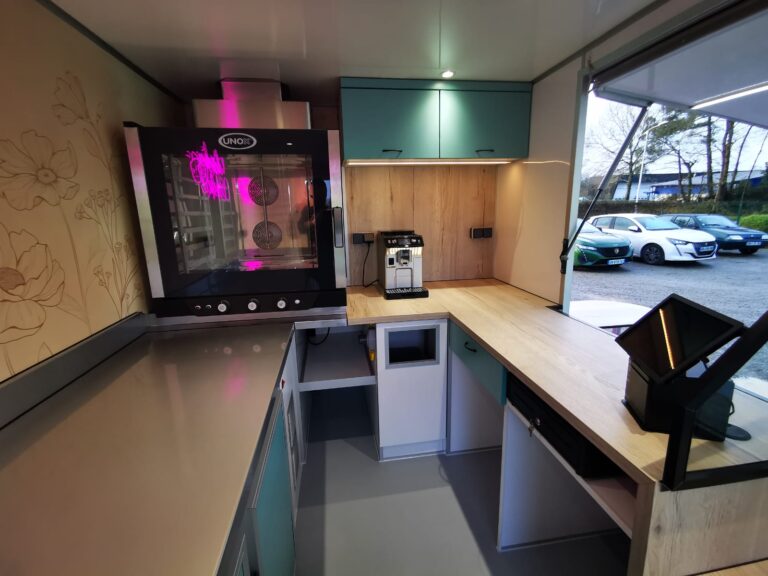 Aménagement food truck Atelier Cookies en Bretagne 4