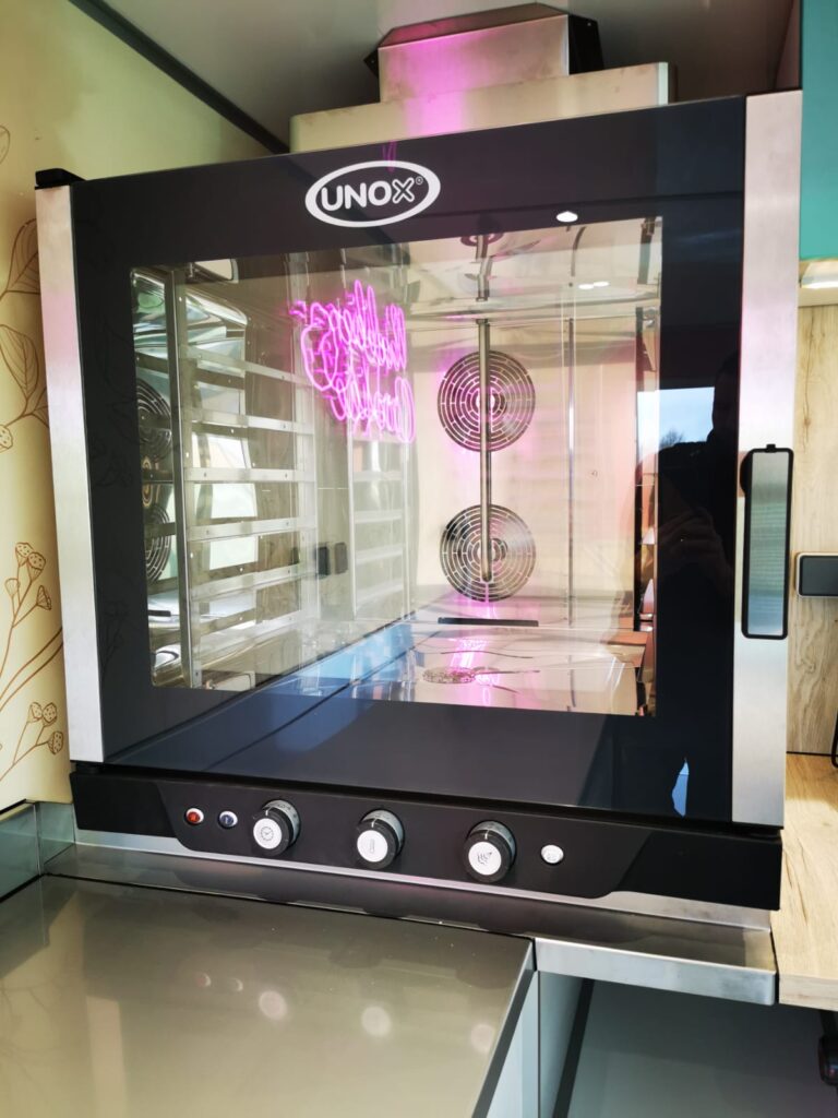 Aménagement food truck Atelier Cookies en Bretagne 5