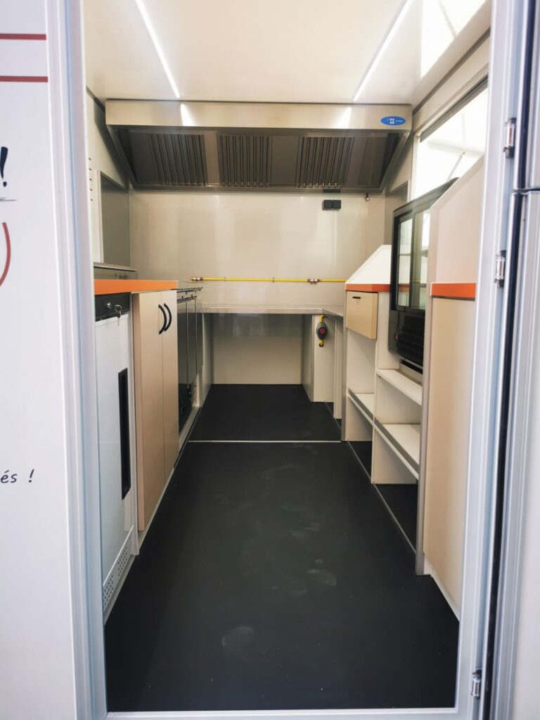 Aménagement food truck Au Billig - Crêpes et galettes 5
