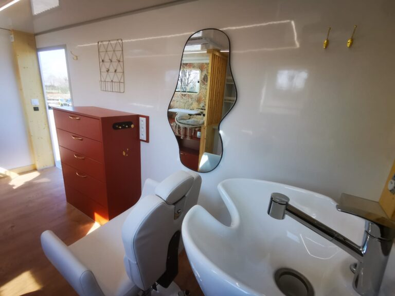 Aménagement food truck Beauty Truck en Bretagne 4