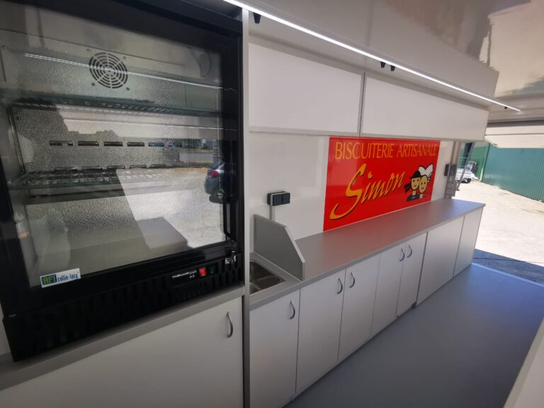 Aménagement food truck Biscuiterie Simon pour marché 5