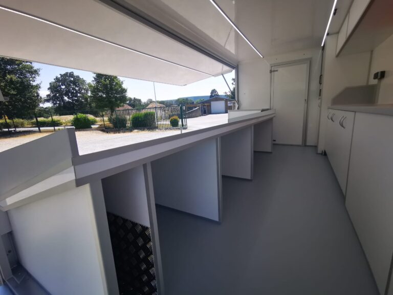 Aménagement food truck Biscuiterie Simon pour marché 7