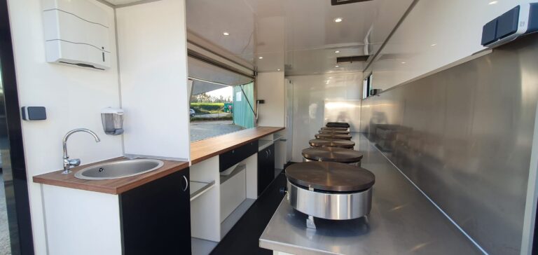 Aménagement food truck crêpes et galettes en Bretagne 5