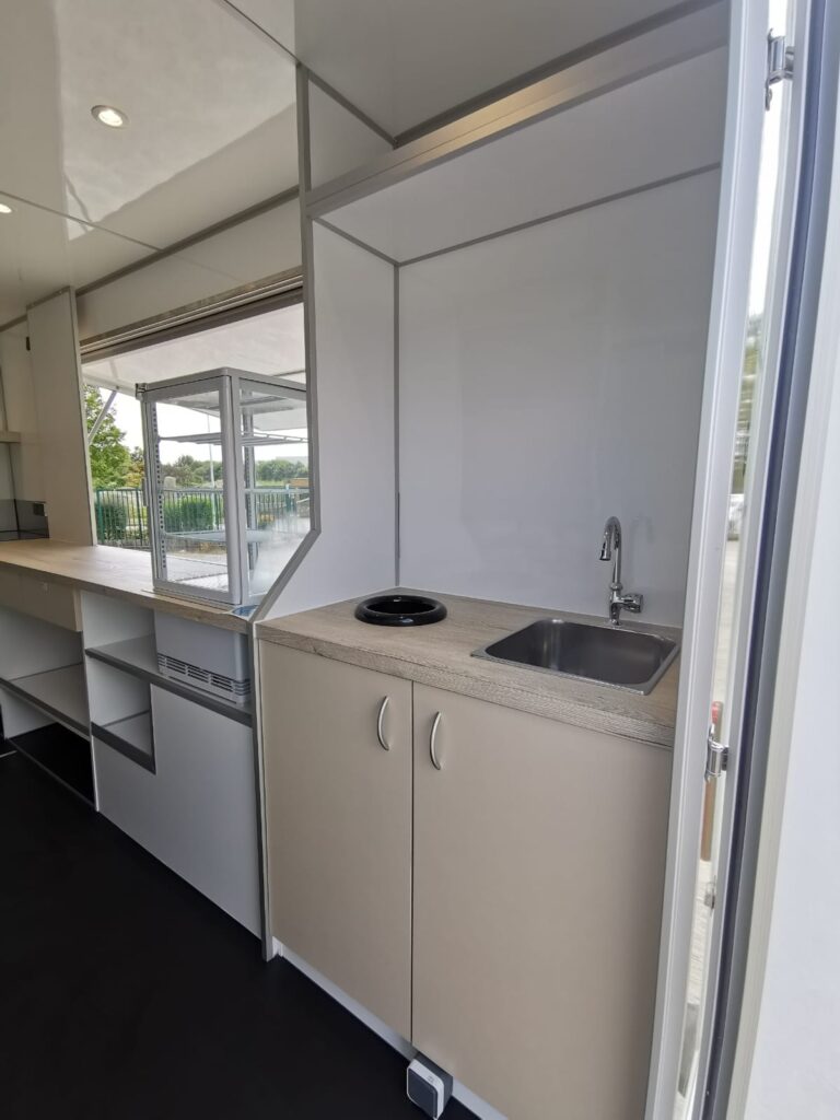 Aménagement food truck La Toquée en Bretagne 4