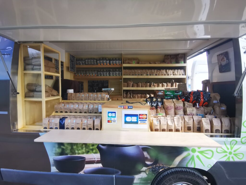 Aménagement food truck Les Cafés à Volon'thés en Bretagne 1
