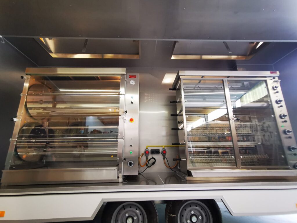 Aménagement food truck rôtisserie en Bretagne 1
