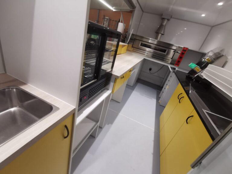 Aménagement food truck TY PIZZA - Conception et location 3