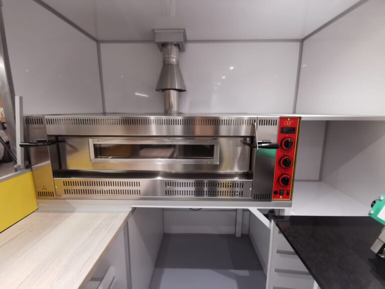 Aménagement food truck TY PIZZA - Conception et location 8
