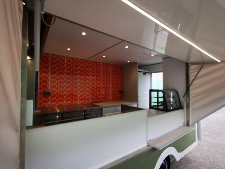 Aménagement food truck végétarien La Frigoule en Bretagne 2