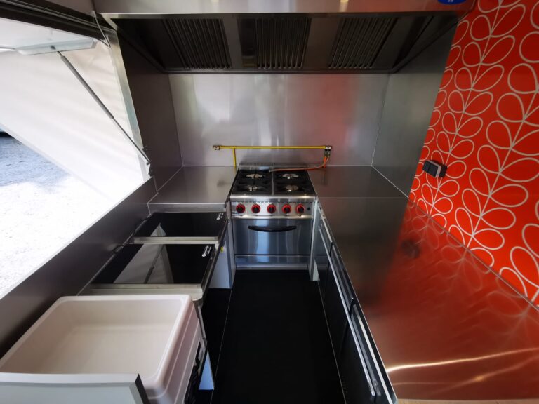 Aménagement food truck végétarien La Frigoule en Bretagne 8