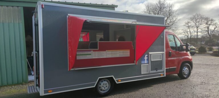 Camion pizza feu de bois - Aménagement complet 1